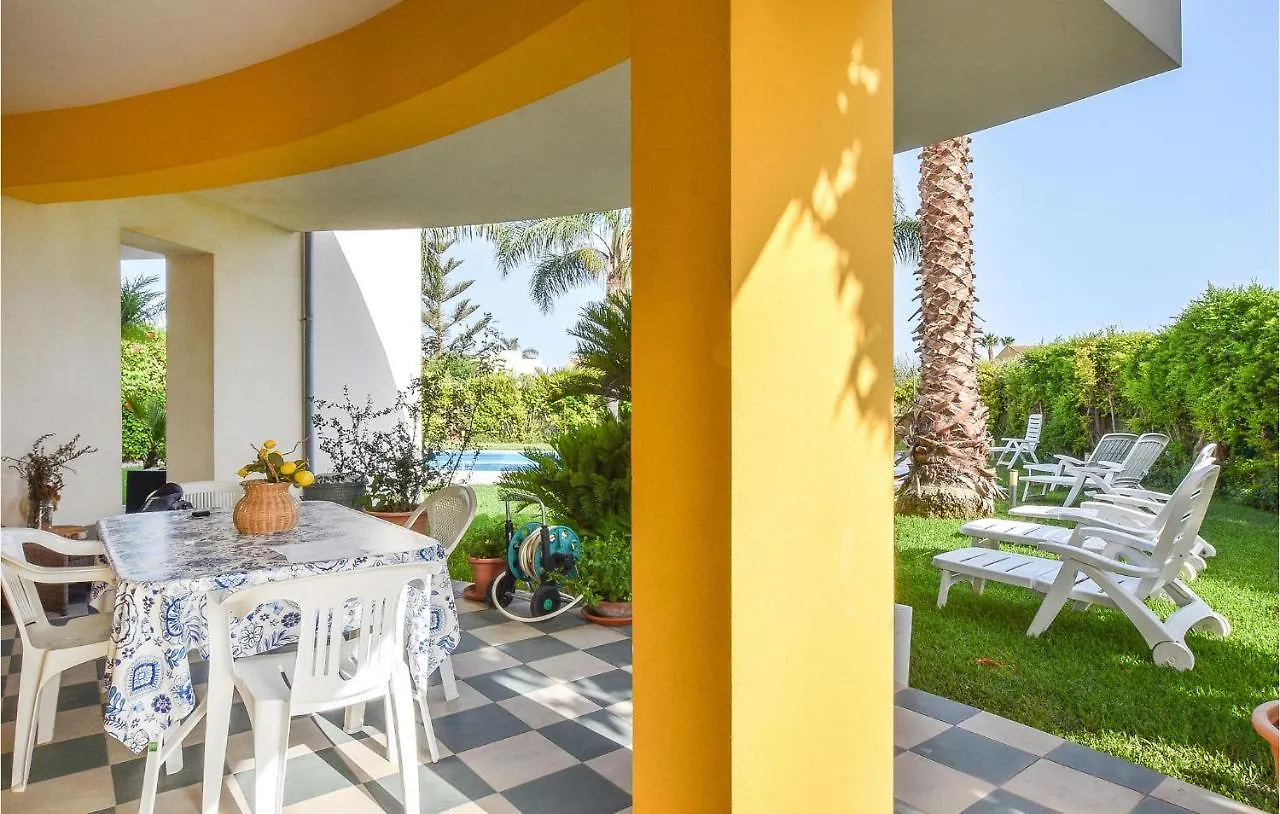 Gorgeous Home In S, Croce Camerina Rg Villaggio Azzurro