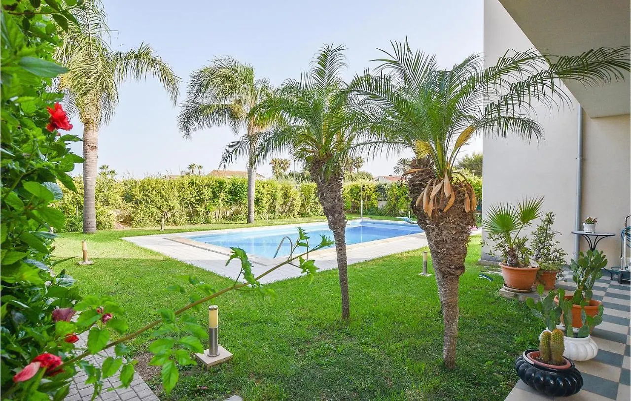 Gorgeous Home In S, Croce Camerina Rg Villaggio Azzurro